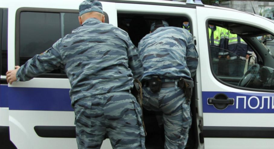 Двое 18-летних парней в Кирове избили и ограбили на улице мужчину