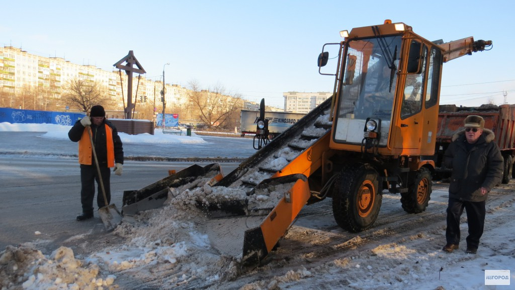 В мэрии рассказали, сколько снега вывезли с городских улиц в Кирове