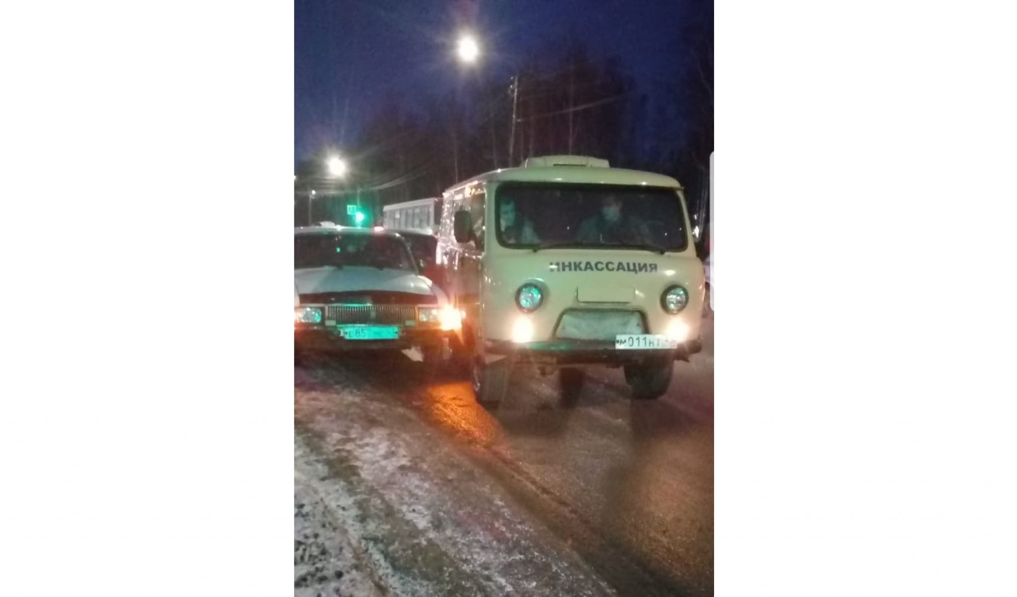 В Кирове разыскивают очевидцев аварии с машиной инкассаторов