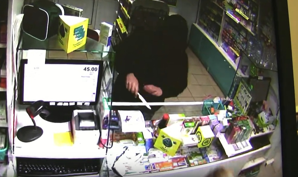 В Кирове разыскивают мужчину, пытавшегося с ножом ограбить аптеку