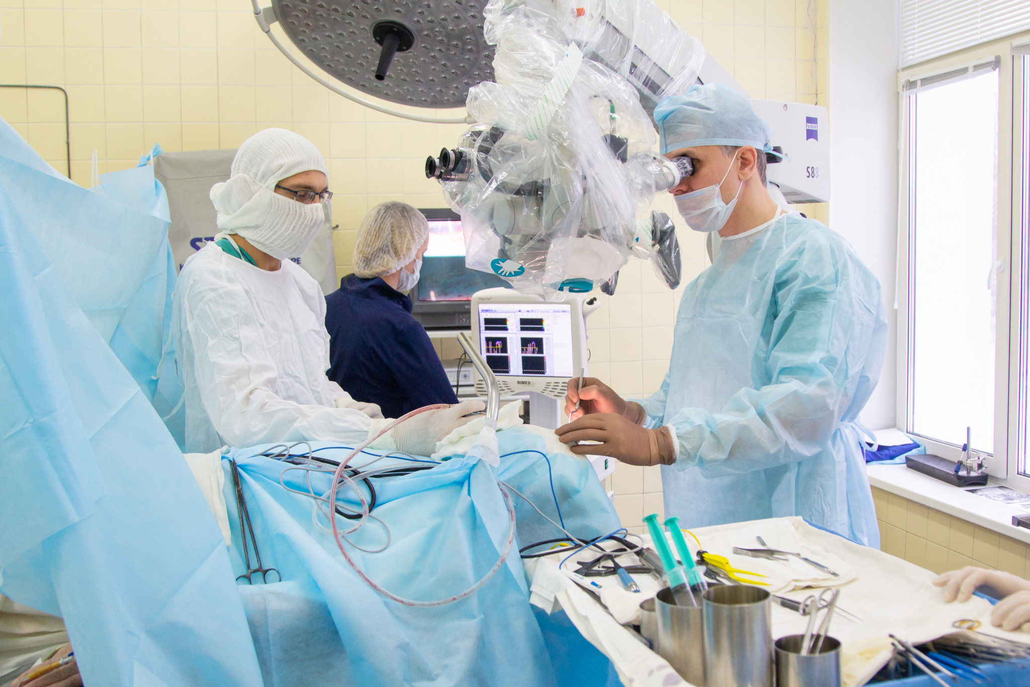 Кировские врачи провели уникальную для региона операцию