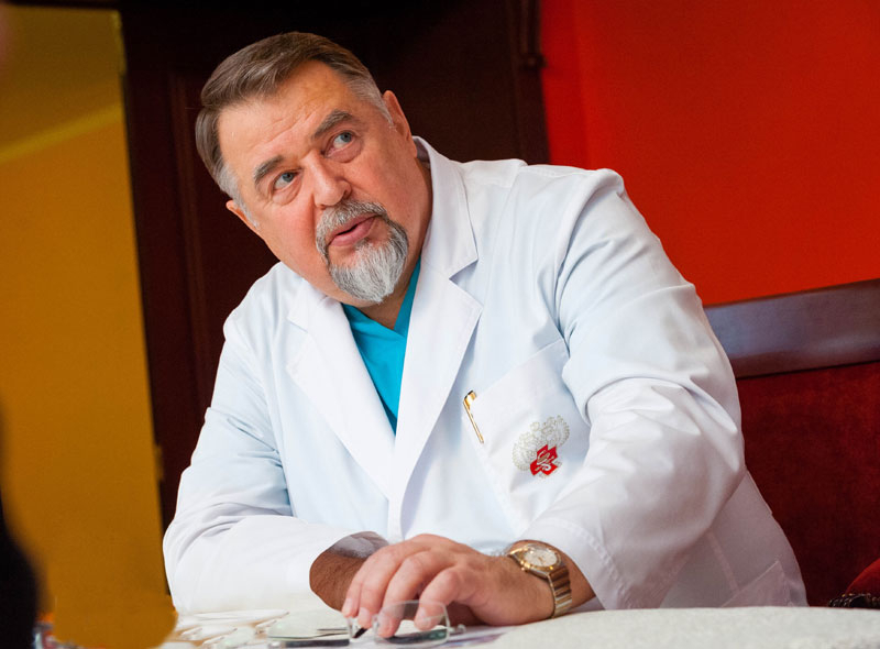 Как юный матрос стал главным кардиохирургом Пироговского центра: 7 фактов о Юрии Шевченко