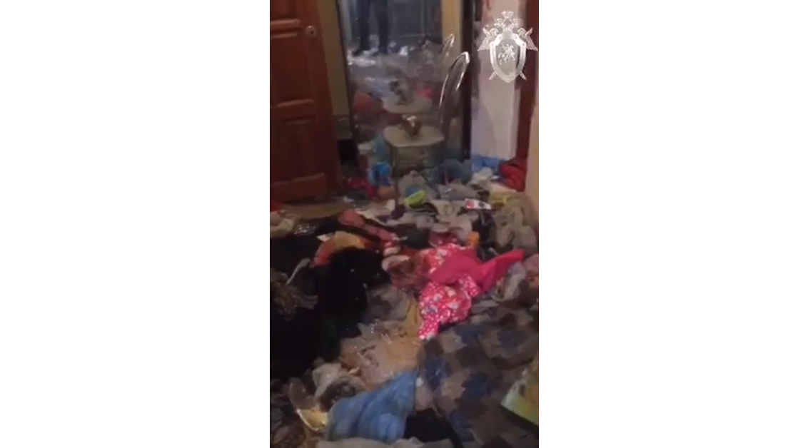 Что обсуждают в Кирове: видео из квартиры, где умерла 3-летняя девочка, и эвакуация поликлиники