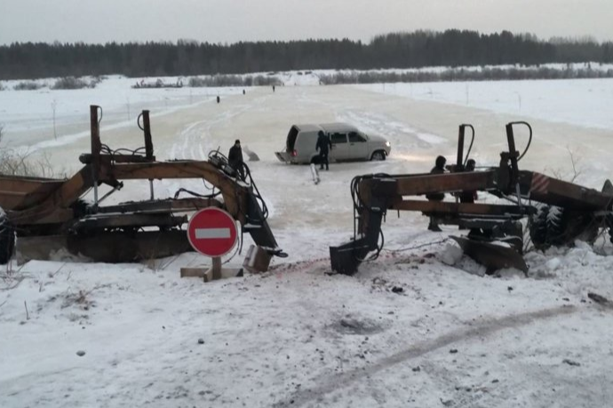 Кировские шубы за 12 миллионов рублей вытащили из реки в Архангельской области