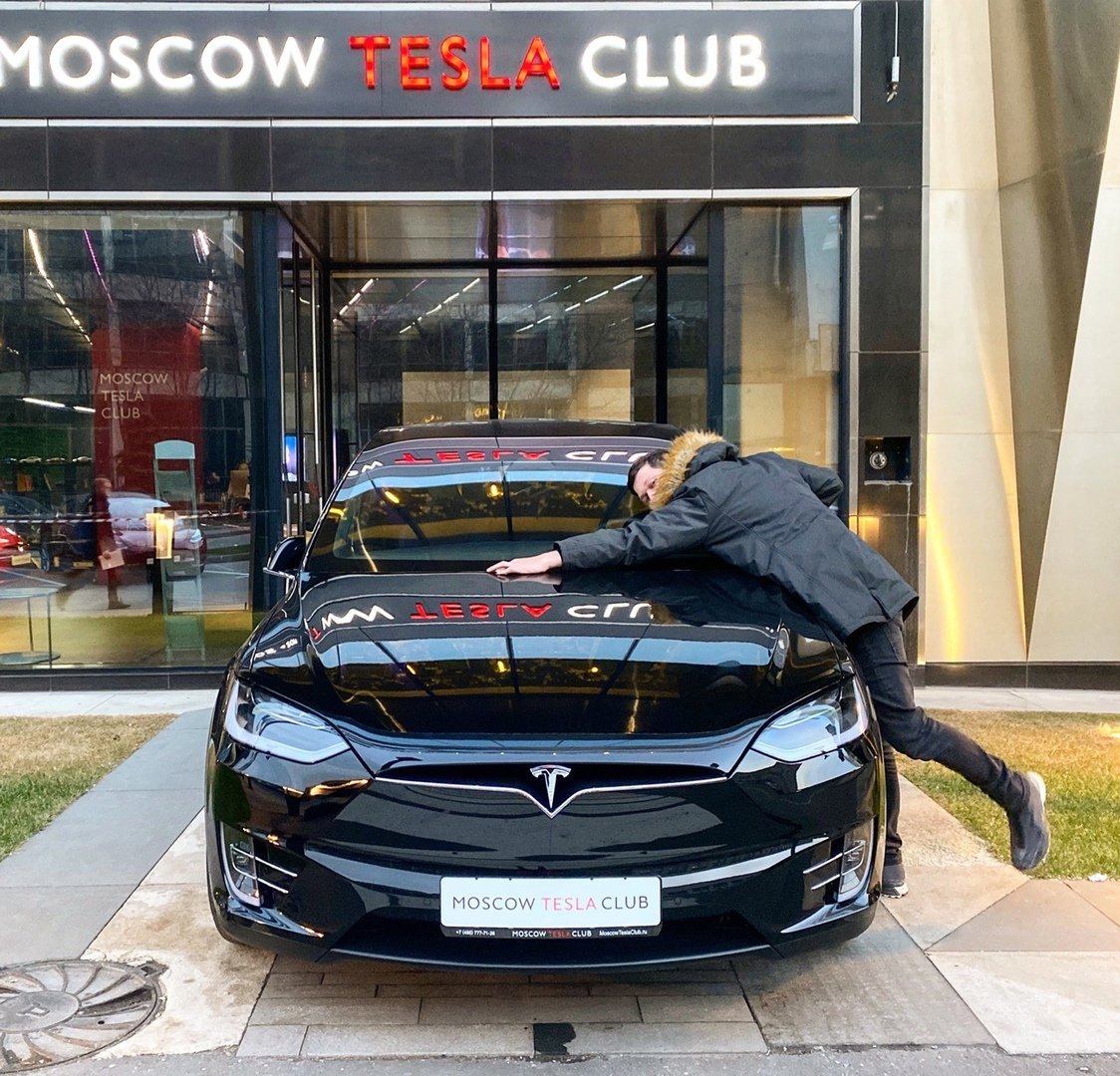 "Пришлось установить свою зарядную станцию": кировчанин о покупке Tesla