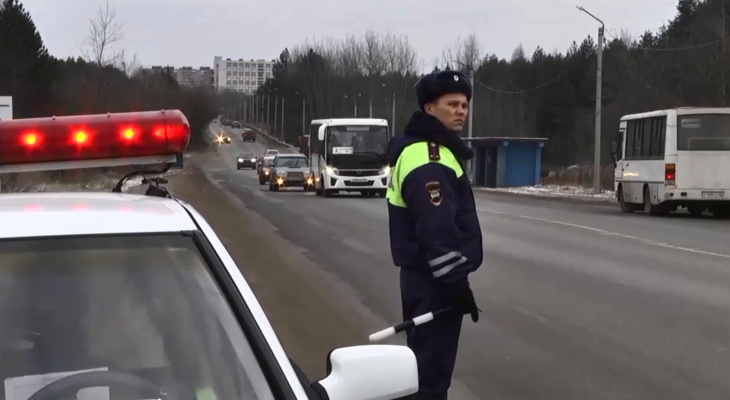 В России вступили в силу поправки о проверках водителей на дорогах