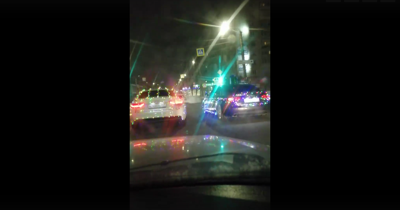 Очевидцы сняли на видео, как по Кирову ездят необычные машины