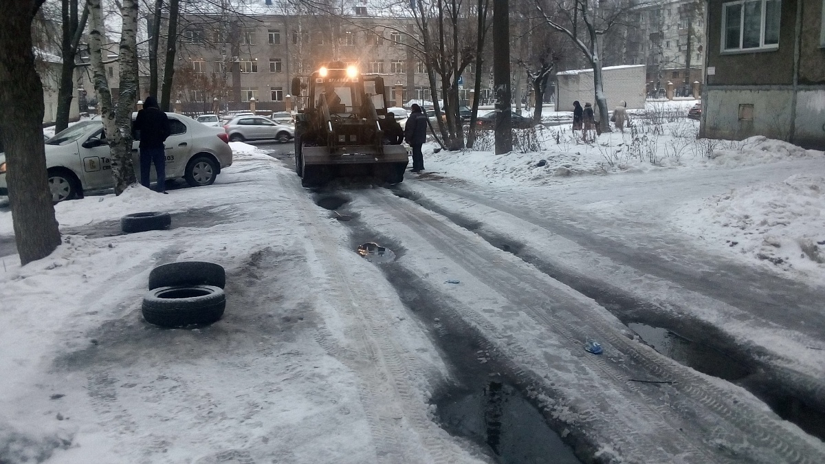 Штрафы до 200 тысяч: кировские дворы проверили на качество уборки снега