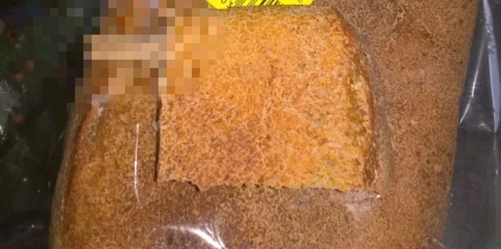 Кировчане купили хлеб с неприятным "сюрпризом"