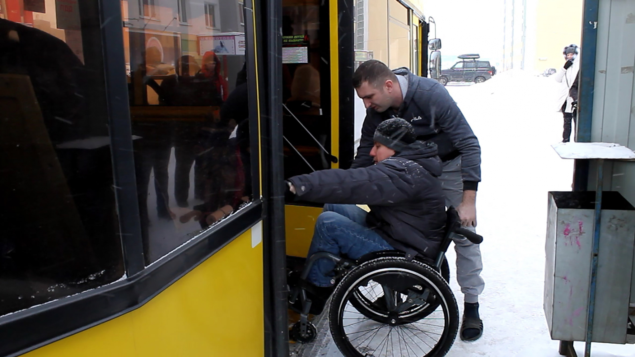 Инвалид из Кирова попробовал заказать низкопольный автобус и троллейбус: вот что из этого вышло
