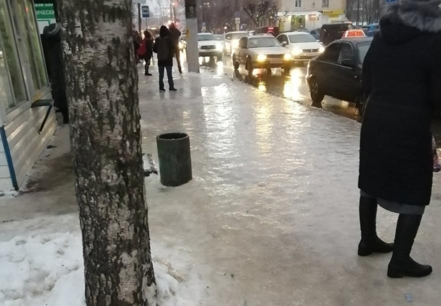 Кировский следком начал проверку после смерти мужчины, поскользнувшегося на тротуаре