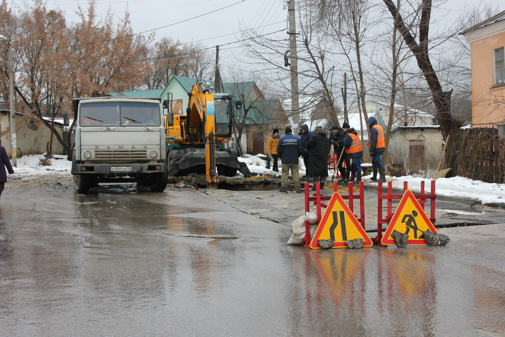Введен режим ЧС: в Кировской области 1,5 тысячи человек остались без воды из-за аварии