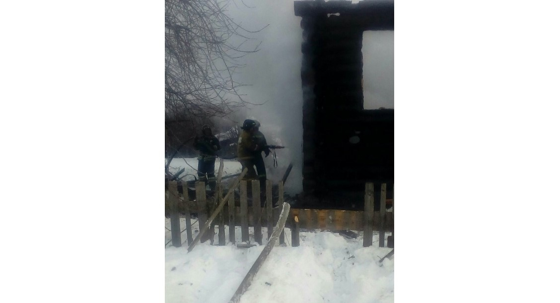 В Кировской области сгорел жилой дом: 3 человека погибли