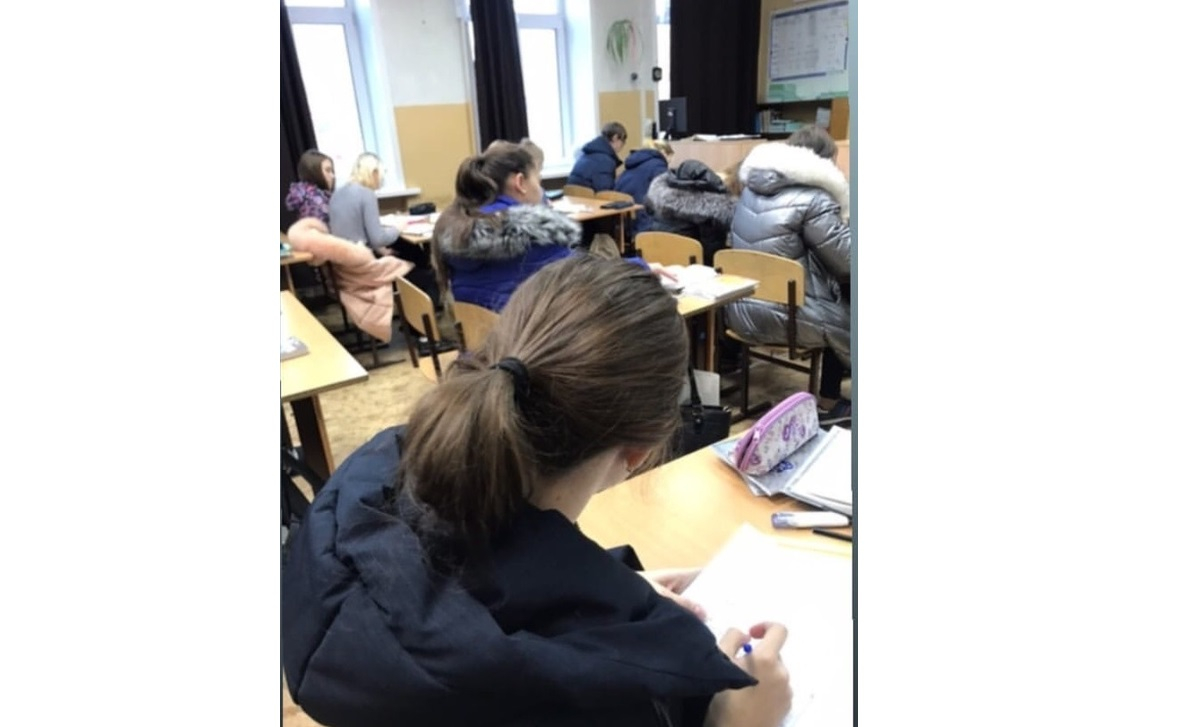 Дети учатся в верхней одежде: в школе Нововятска обещали заменить окна