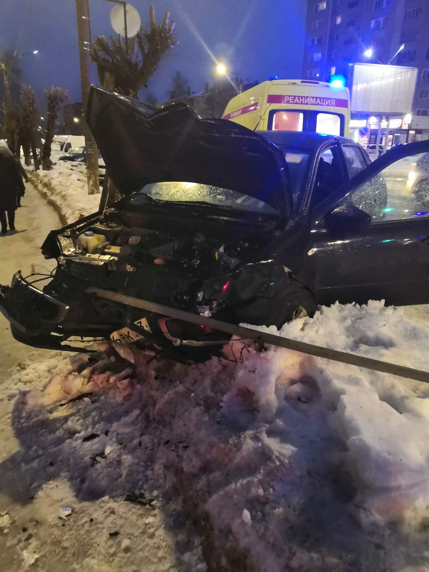 "Оба водителя пострадали": на Лепсе произошла серьезная авария