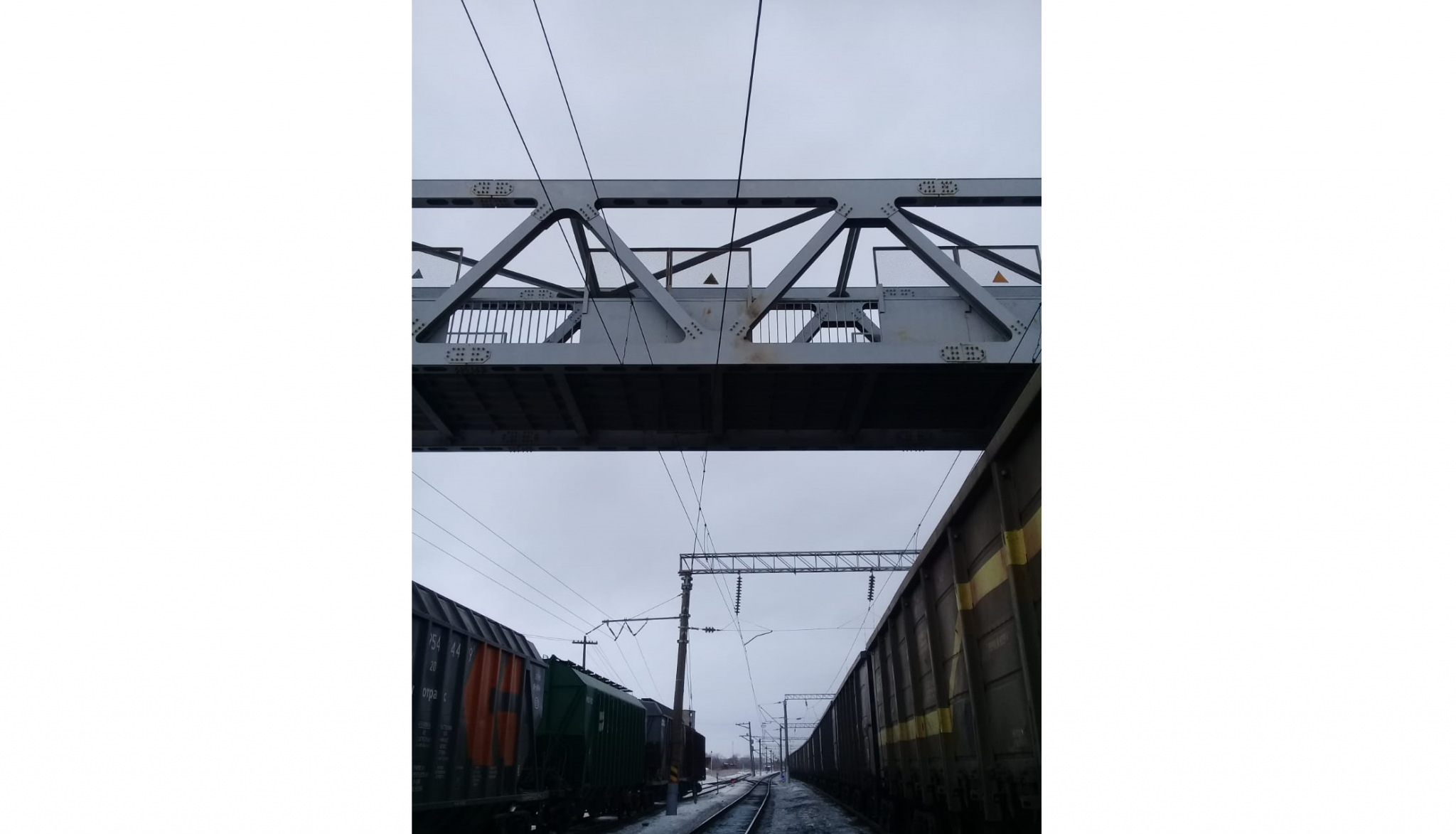 Школьника ударило током в 27000 вольт на Горьковской железной дороге