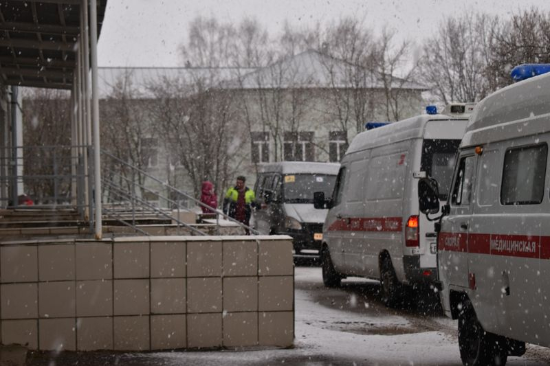 Корпуса трех медучреждений в Кировской области готовят к приему больных коронавирусом