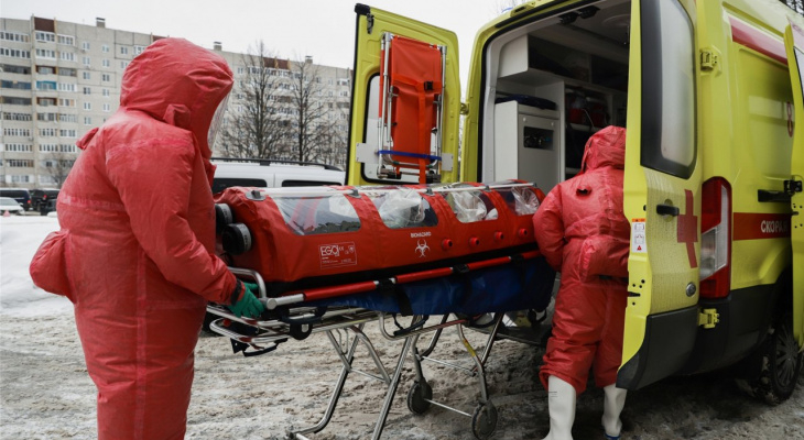 В Кирове госпитализировали мужчину c подозрением на коронавирус и его семью