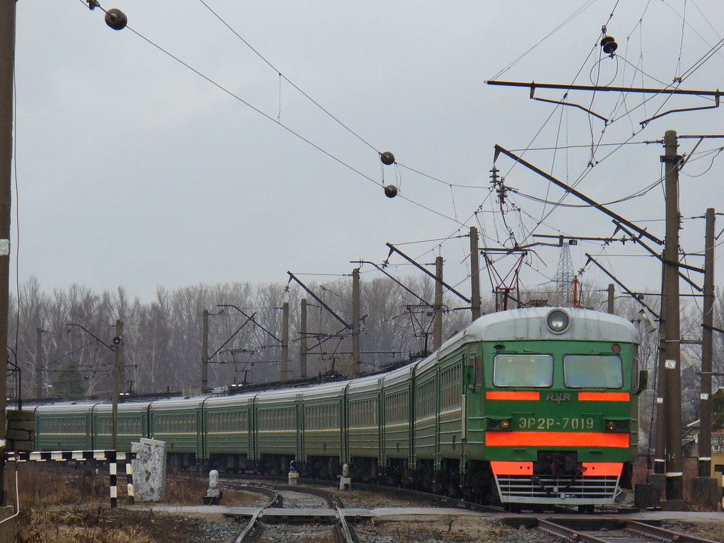 Поезда из Кирова в Санкт-Петербург отменяют на несколько месяцев