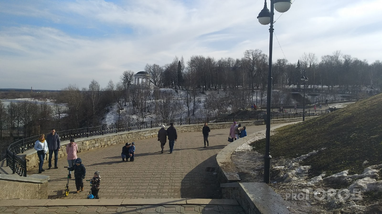 "На улице очень много людей": в Кирове ухудшился индекс самоизоляции