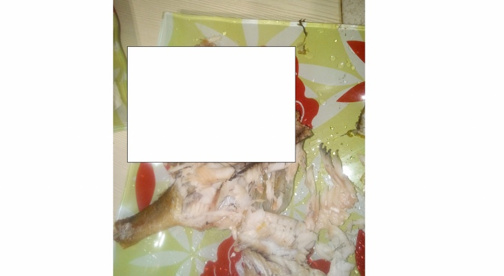 «Купили рыбу, а внутри кишат красные черви»: кировчане рассказали о неудачной покупке