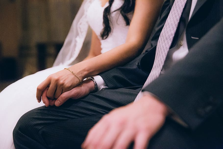 В Кировской области жениха и невесту задержали в день свадьбы за сбыт наркотиков