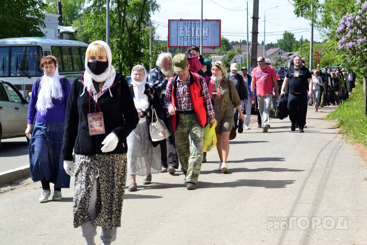 Фоторепортаж: тысячи паломников вышли из Кирова в Великорецкое, несмотря на запрет
