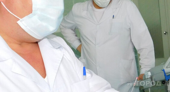 Работающие с зараженными COVID-19 кировские врачи получили федеральные выплаты за май