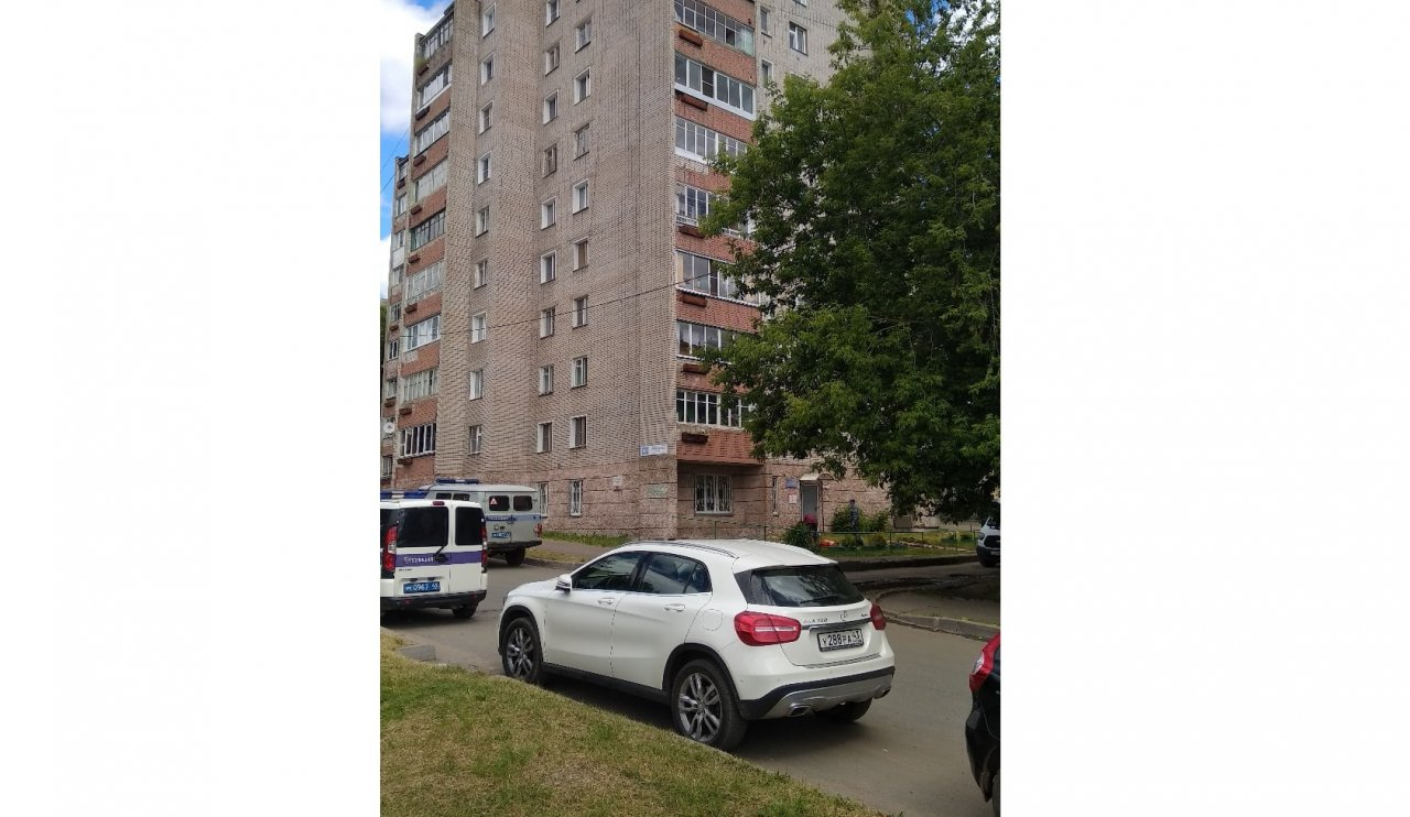 В Кирове из окна высотки выпала 9-летняя девочка