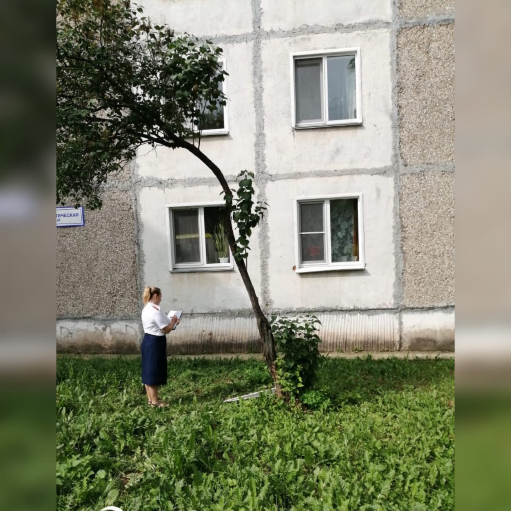 В Кирове из окна дома выпал годовалый ребенок