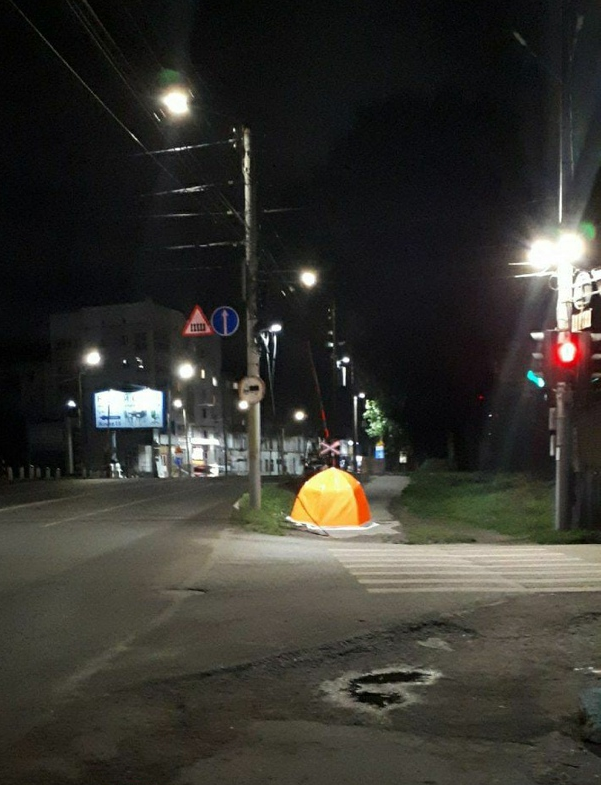 Необычная палатка раскинулась в центре Кирова и взволновала жителей