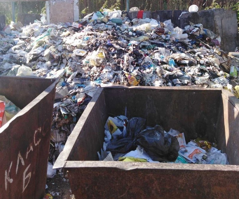 Возбуждено дело на главврача ЦРБ из-за свалки опасных отходов у больницы в Демьяново