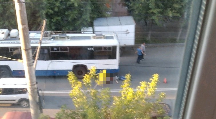 В АТП прокомментировали смертельную аварию с троллейбусом на Октябрьском проспекте