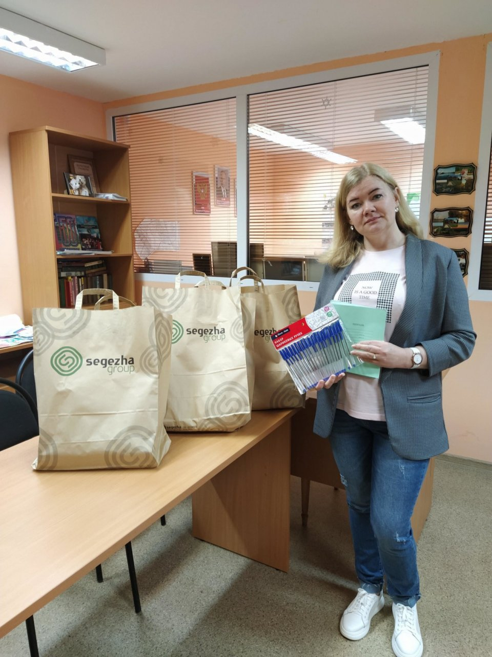 Более 200 наборов школьных принадлежностей переданы многодетным семьям сотрудников Segezha Group в Карелии и Кировской области