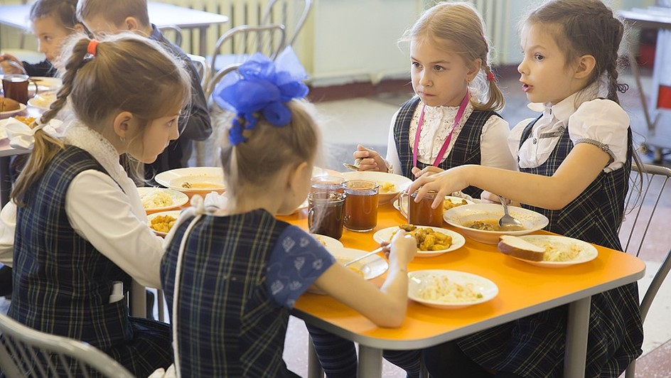 Во всех школах Кирова организовано горячее питание