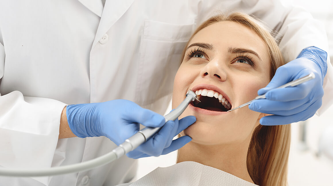 Какие дефекты исправляет протезирование зубов?