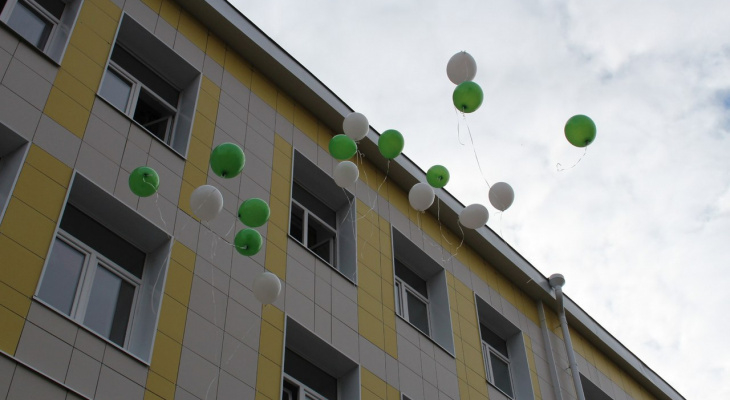 В правительстве назвали точную дату открытия школы в Радужном