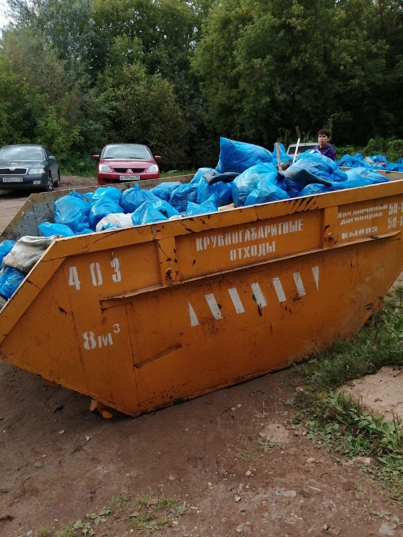 Волонтёры собрали 300 мешков мусора на берегу Вятки