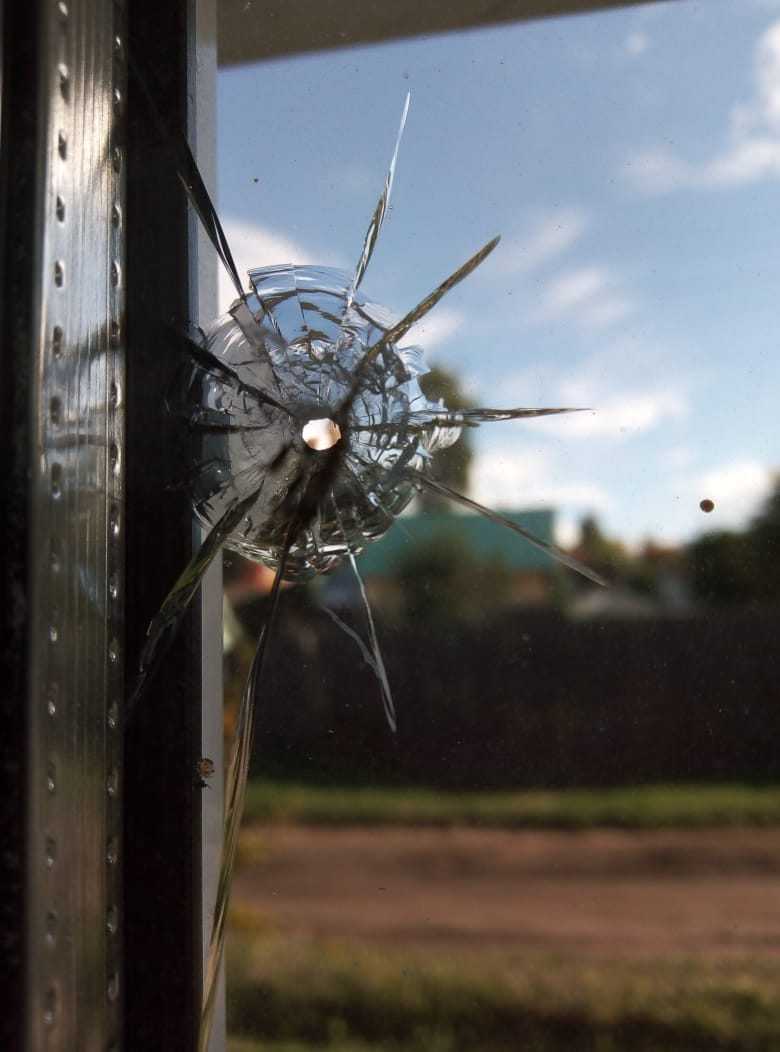В Котельниче неизвестные стреляли по окнам жилого дома