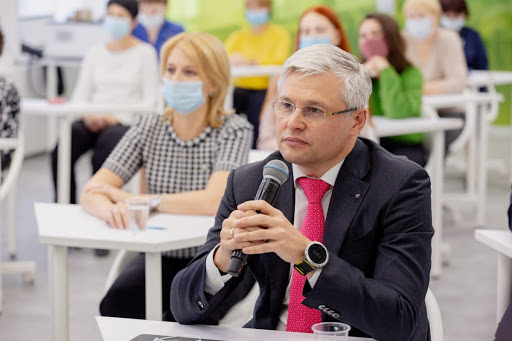 В Сбербанке состоялась первая встреча лидеров школьного образования