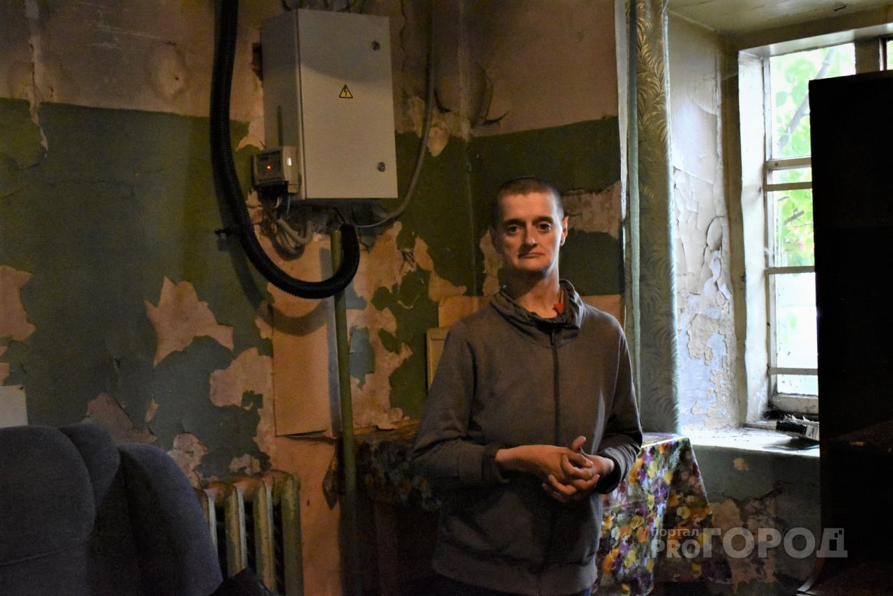 «Я до расселения не доживу»: инвалид Анна Петрова рассказала о невыносимых условиях в доме на Герцена, 44а