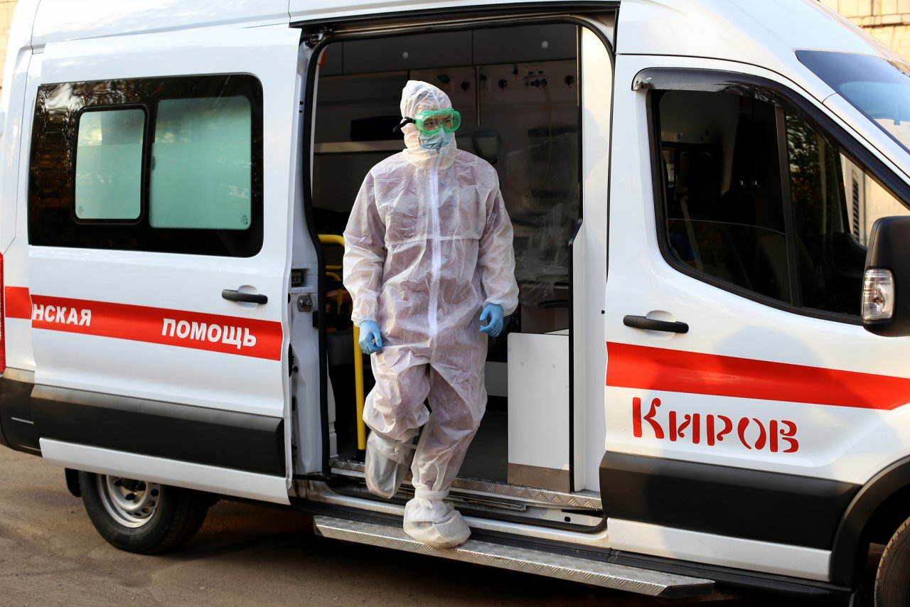 «В сутки у нас 2 перерыва по 30 минут»: медбрат скорой помощи о работе во время пандемии
