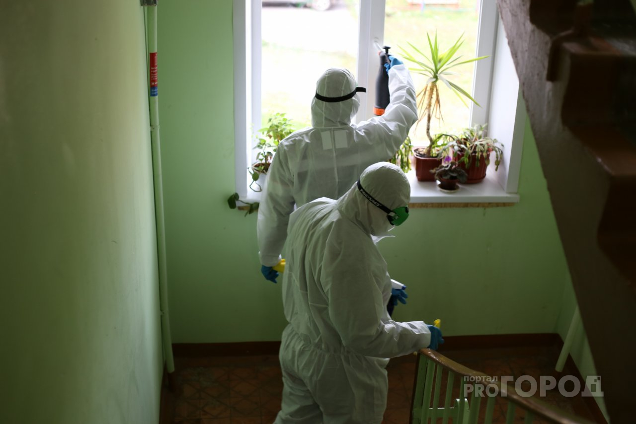 Как обрабатывают подъезды во время пандемии COVID-19: в Кирове прошел рейд