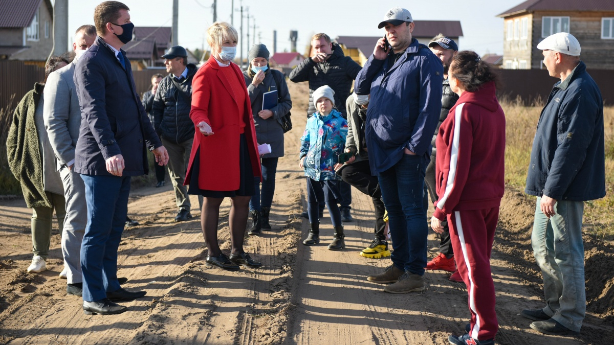 Елена Ковалева встретилась с жителями деревни Малая Субботиха