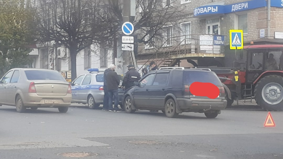 В Кирове машина ППС попала в ДТП, когда пропускала пешеходов