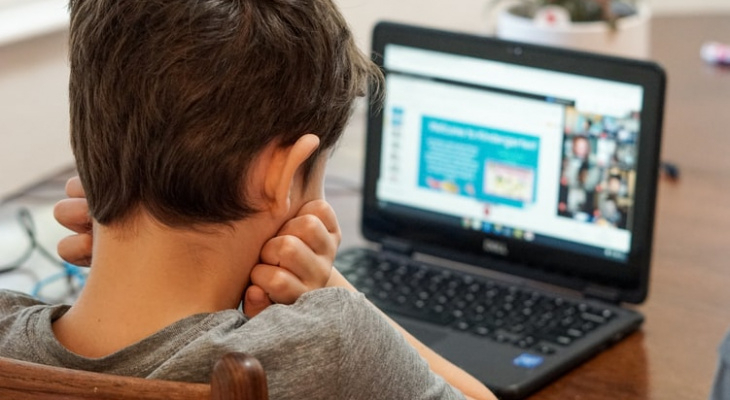 Сбер проведет первую в России онлайн-конференцию для школьников об ИИ и анализе данных