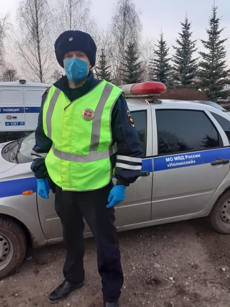 В Кировской области сотрудник ГИБДД спас тонущего мужчину