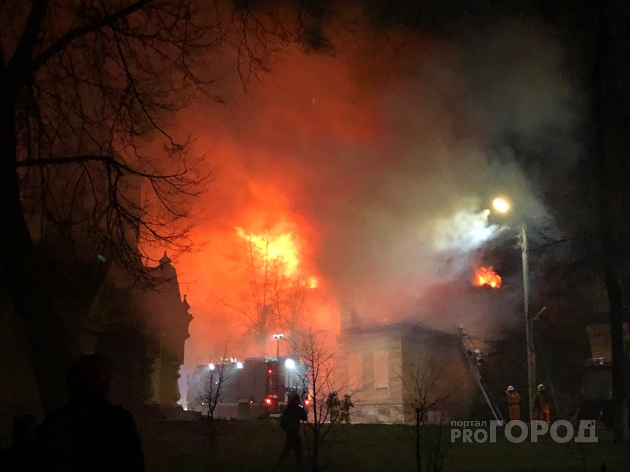Последствия устраняли до 4 утра: появились подробности крупного пожара на Казанской