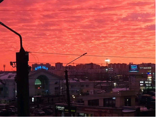 Пламенеющий закат в Кирове: подборка красивых фотографий из соцсетей