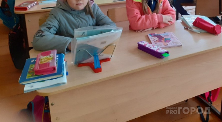 «Учителя сами просят надеть куртки и сапоги»: в кировской школе дети замерзают на уроках